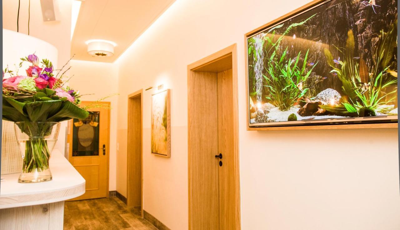 Lutzow Gaestehaus Scharfe Kurve מראה חיצוני תמונה